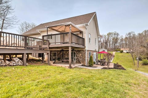 Bristol Escape with Patio, 2 Mi to Downtown! House in Bristol