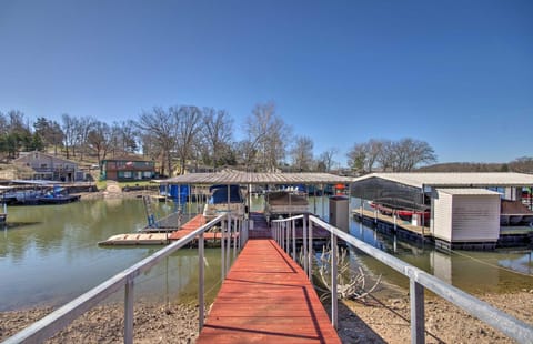 Private Dock, Waterfront Views! Sunrise Beach Home House in Sunrise Beach