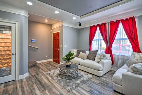 Modern Sacramento House about 12 Mi to Downtown! House in Sacramento