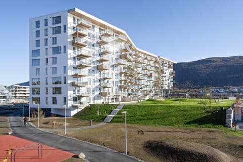 Property building, Day, Street view