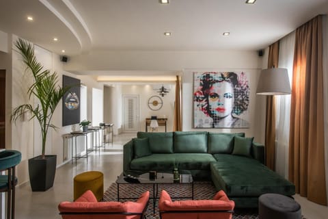 Living room, Seating area