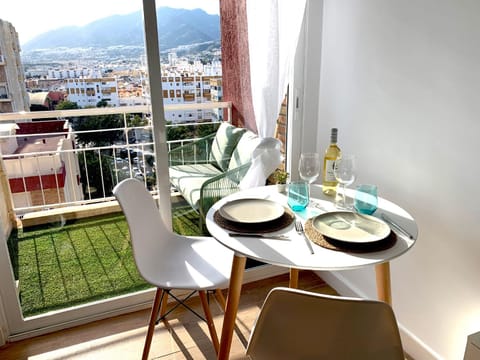 Natural landscape, View (from property/room), Balcony/Terrace, Living room, Seating area, Dining area, Mountain view