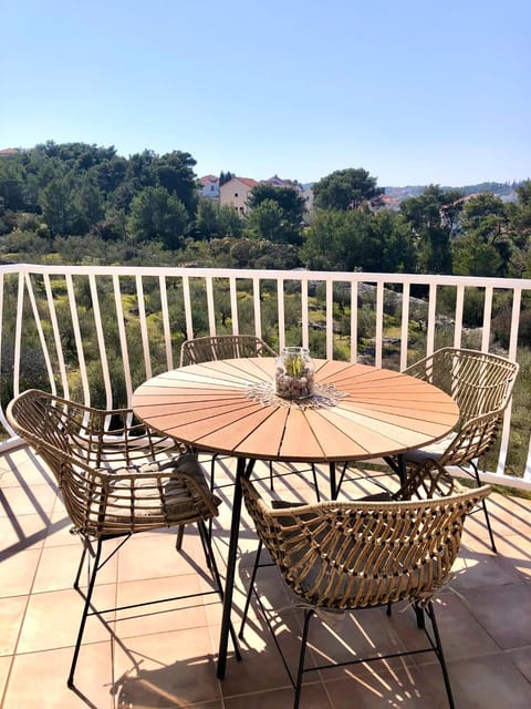 Apartman Dani - Sutivan Apartment in Split-Dalmatia County