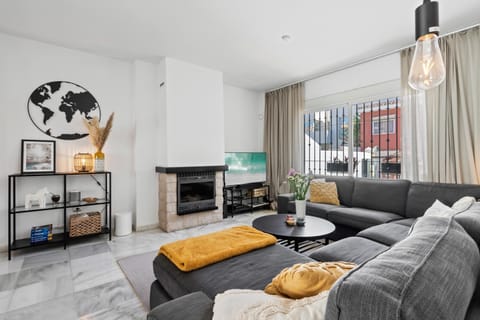 TV and multimedia, Living room, Seating area