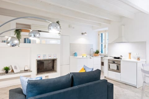 Kitchen or kitchenette, Living room, Seating area, oven, stove