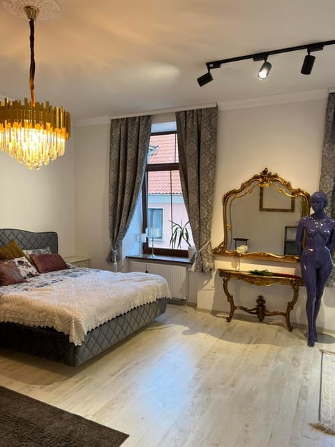 Seating area, Bedroom