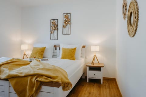 Bed, Photo of the whole room, Bedroom, soundproof