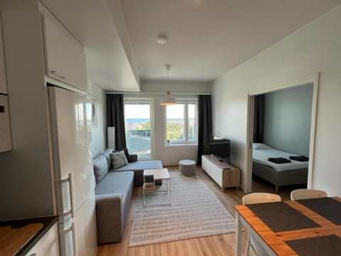 Bed, TV and multimedia, Living room, Photo of the whole room, Seating area, Evening entertainment, Bedroom