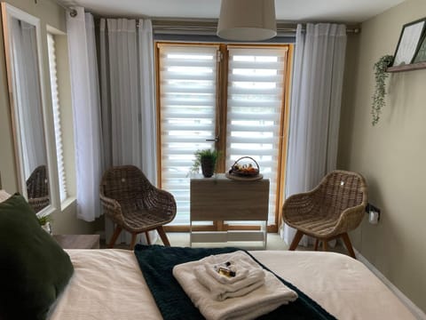 contemporary quiet countryside retreat House in Stroud District