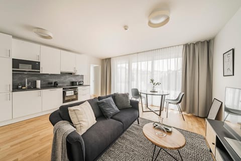Kitchen or kitchenette, Seating area