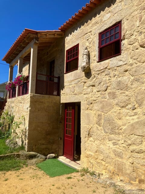 Casa do Cruzeiro do Outeiro -comfort and tradition House in Viana do Castelo District, Portugal