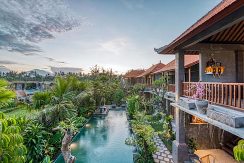 Property building, Garden, Pool view, Swimming pool