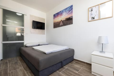 Property building, Bed