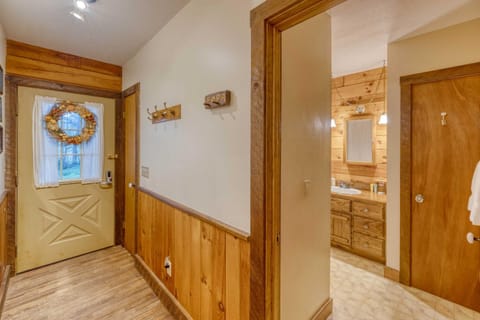 Lakefront Blairsville Cabin with Deck and Dock! Cabin in Union County