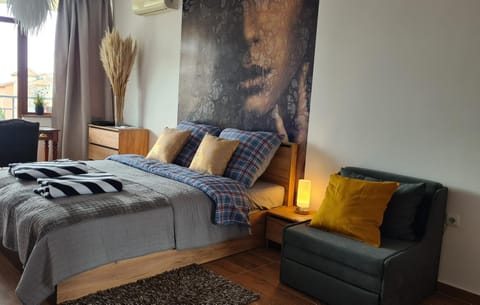 Bed, Photo of the whole room, Bedroom