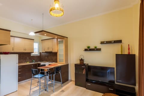 TV and multimedia, Kitchen or kitchenette, Seating area