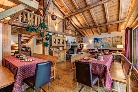 Dining area, Continental breakfast