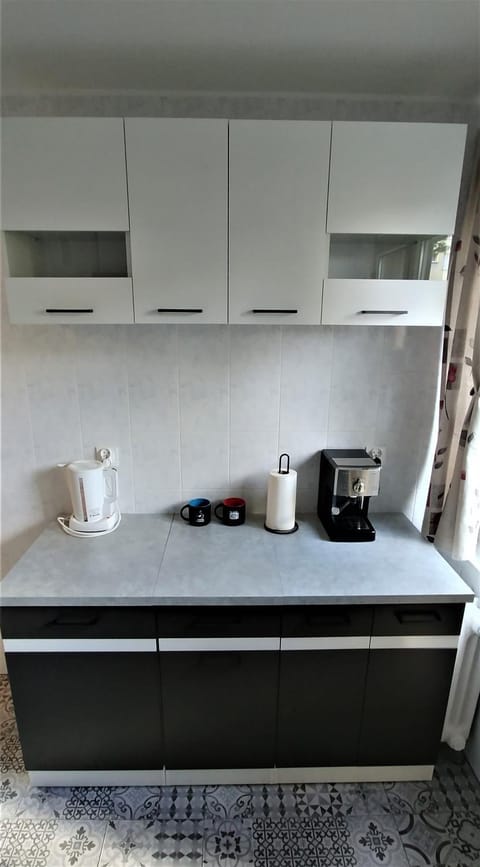 minibar, kitchen, kitchen