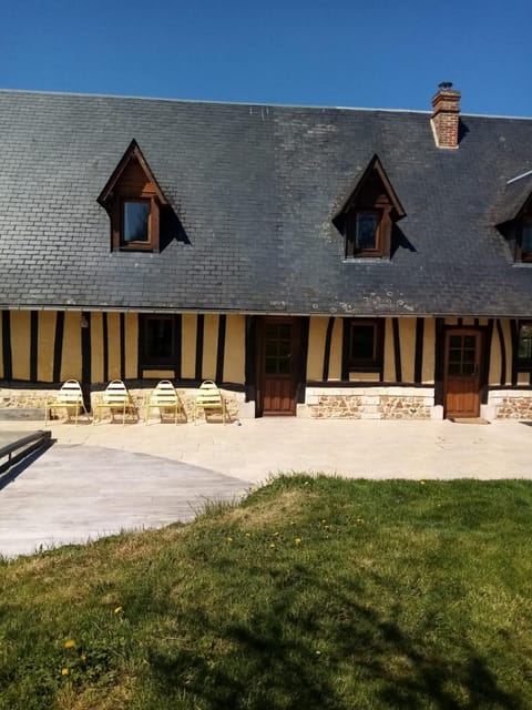 Longère les pieds dans l eau Villa in Normandy