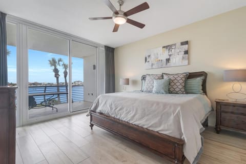 Bella Luna 201- High end Luxury-Walk to Flora-Bama-Boaters Paradise-Amazing View Apartment in Ono Island