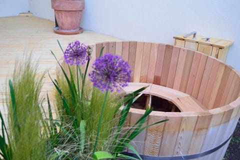 Garden, Garden view