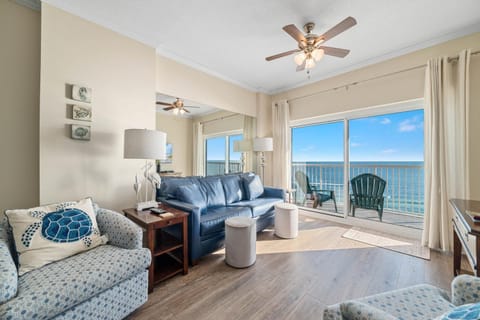 Balcony/Terrace, Living room, Seating area, Sea view