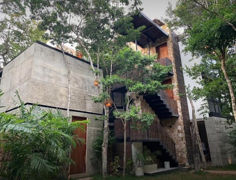 Property building, Facade/entrance