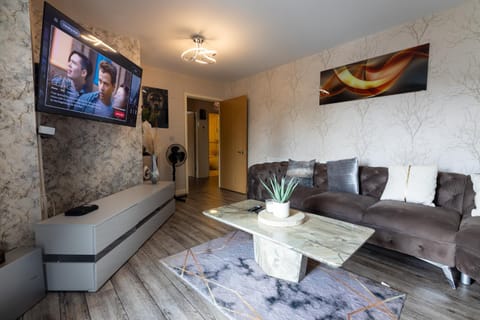 Communal lounge/ TV room, TV and multimedia, Evening entertainment