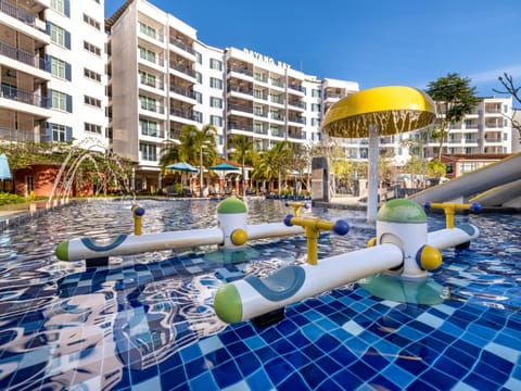 Activities, Pool view, Swimming pool, Swimming pool, young children