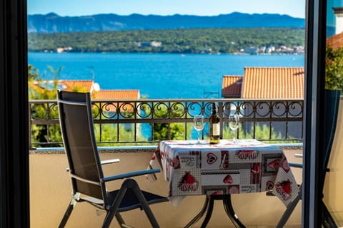 Natural landscape, Balcony/Terrace, Seating area, Sea view