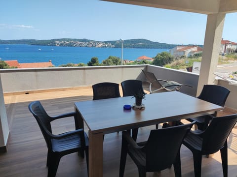 Balcony/Terrace, Lake view, Sea view