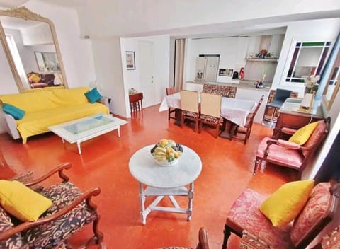 Appartement familial - 7pers- Hyères-centre Apartment in Hyères