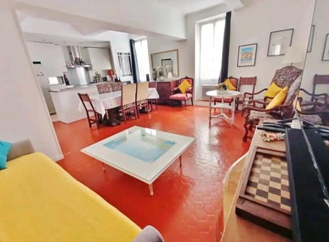 Appartement familial - 7pers- Hyères-centre Apartment in Hyères