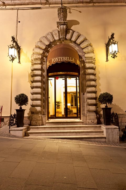 Facade/entrance