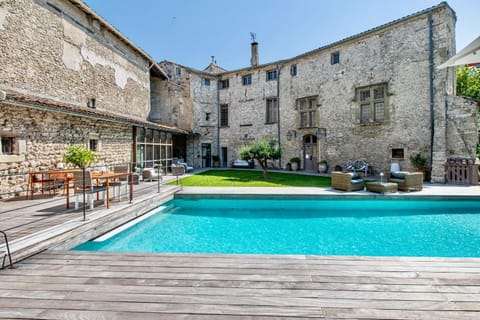 Property building, Swimming pool, Swimming pool