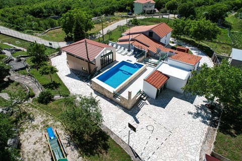 Property building, Day, Bird's eye view, Swimming pool