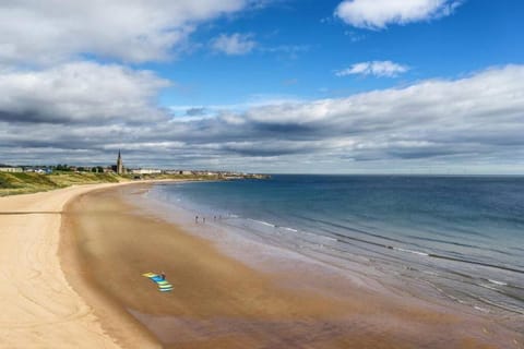 Hightide Seaside Apartment with Beach & Spanish City Views Apartment in Whitley Bay