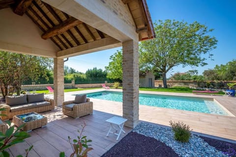Natural landscape, Garden, Garden, View (from property/room), Garden view, Pool view, Swimming pool, sunbed