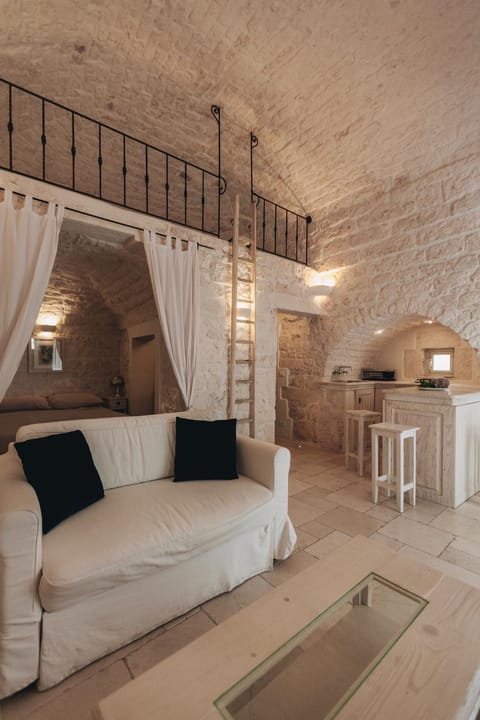 Bed, Living room, Photo of the whole room, Seating area, Bedroom