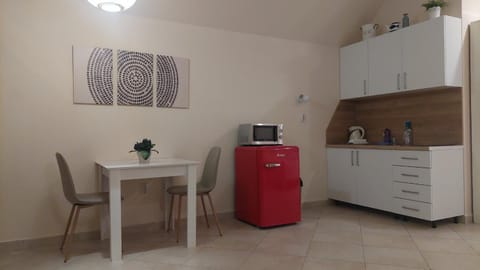 Mila's studio Apartment in Dobrota