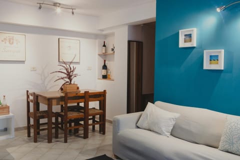 Living room, Seating area, Dining area, Beach