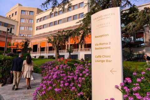 Facade/entrance, Garden