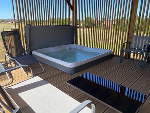Hot Tub, Spa and wellness centre/facilities