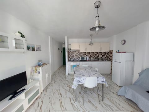 TV and multimedia, Kitchen or kitchenette, Dining area