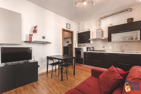 TV and multimedia, Kitchen or kitchenette, Living room, Dining area