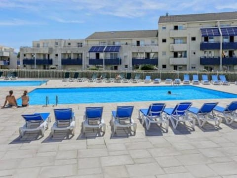 Property building, Pool view, Swimming pool, Swimming pool, Entertainment