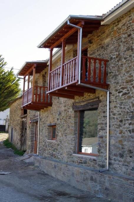Property building, Facade/entrance, View (from property/room), Balcony/Terrace