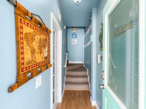 Atlantis Blue - Relaxing beach getaway home directly across the street from beach access! home House in Kure Beach