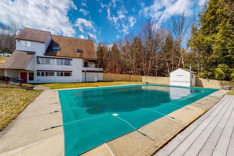 South Village #49 House in Warren