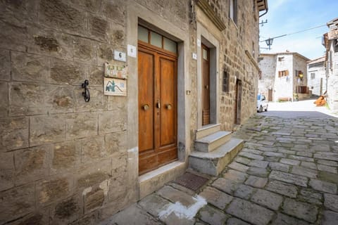 Facade/entrance, Neighbourhood, Street view
